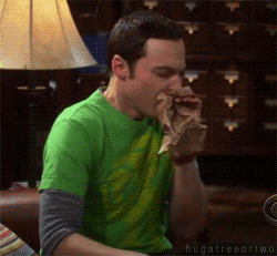 Gif de Sheldon respirando en una bolsa